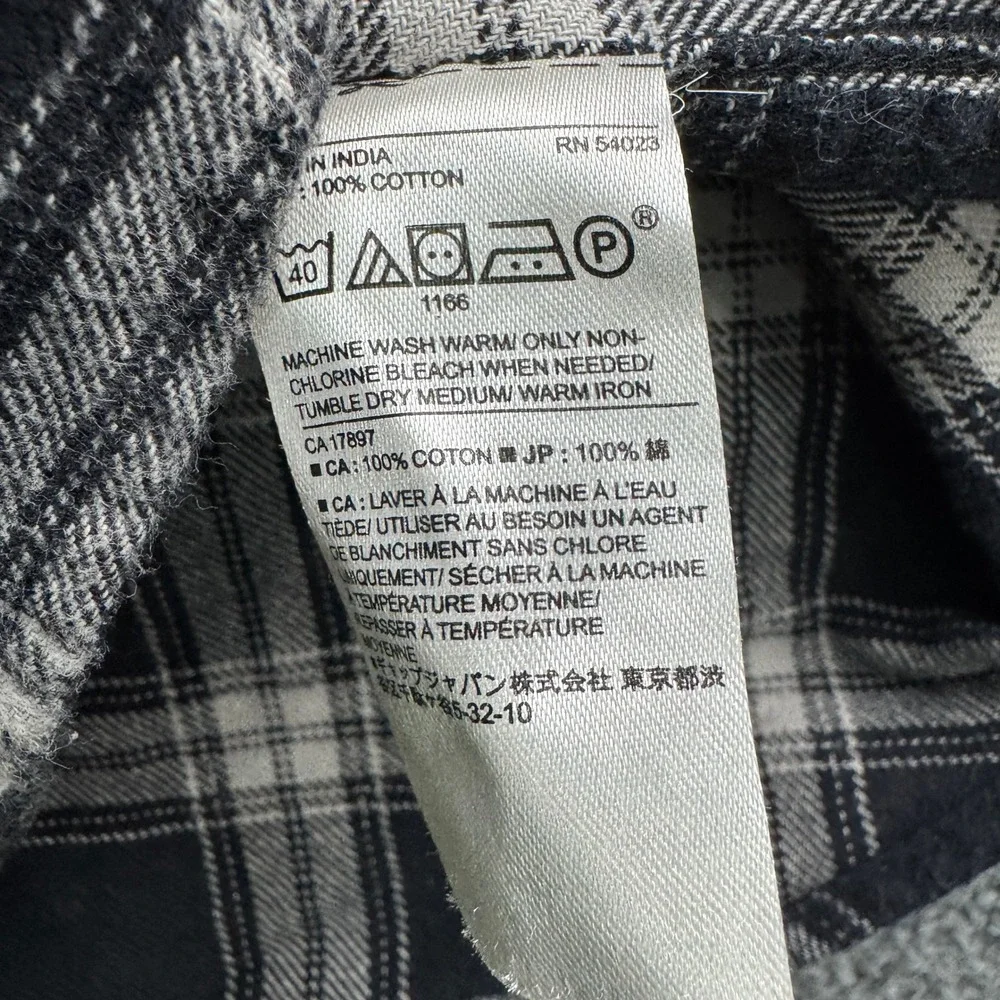 Banana Republic Standard Fit Flannel Button Shirt Mens M Black Plaid Casual
